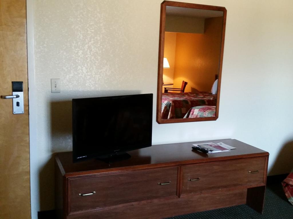 Budget Host Inn Sandusky Zimmer foto