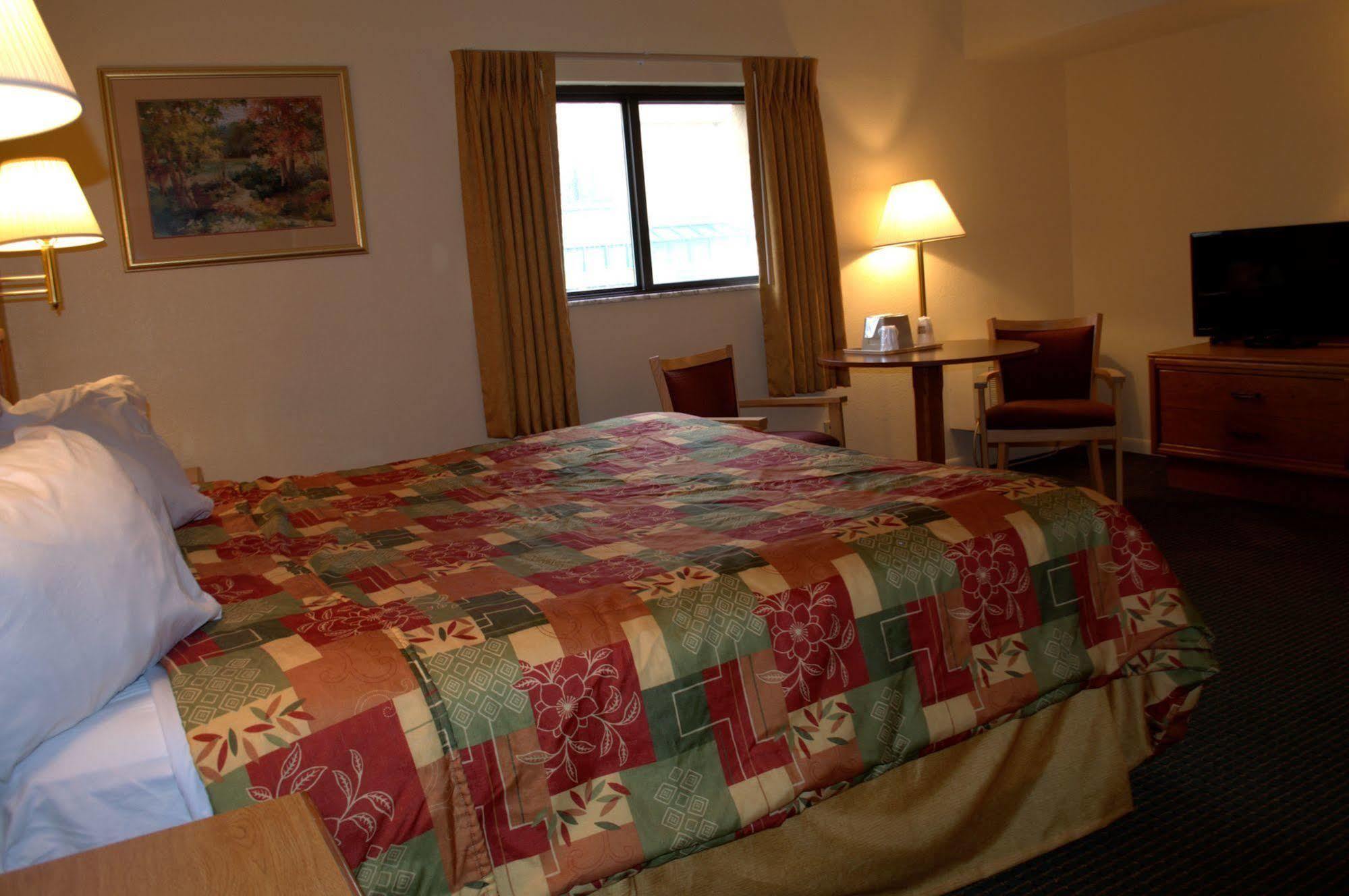 Budget Host Inn Sandusky Exterior foto